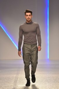 Classy turtleneck which is must have for every man who like to look sophisticated.